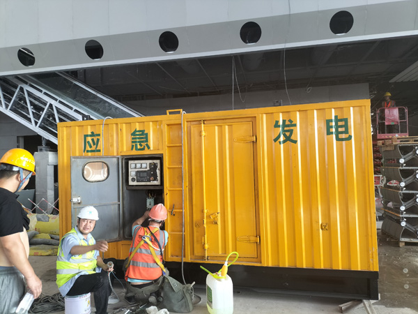 太仆寺怎样判断空气滤清器是否需要更换？